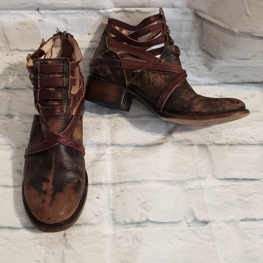 FREEBIRD by Steven FB Stair, Rustic Brown with distressed details